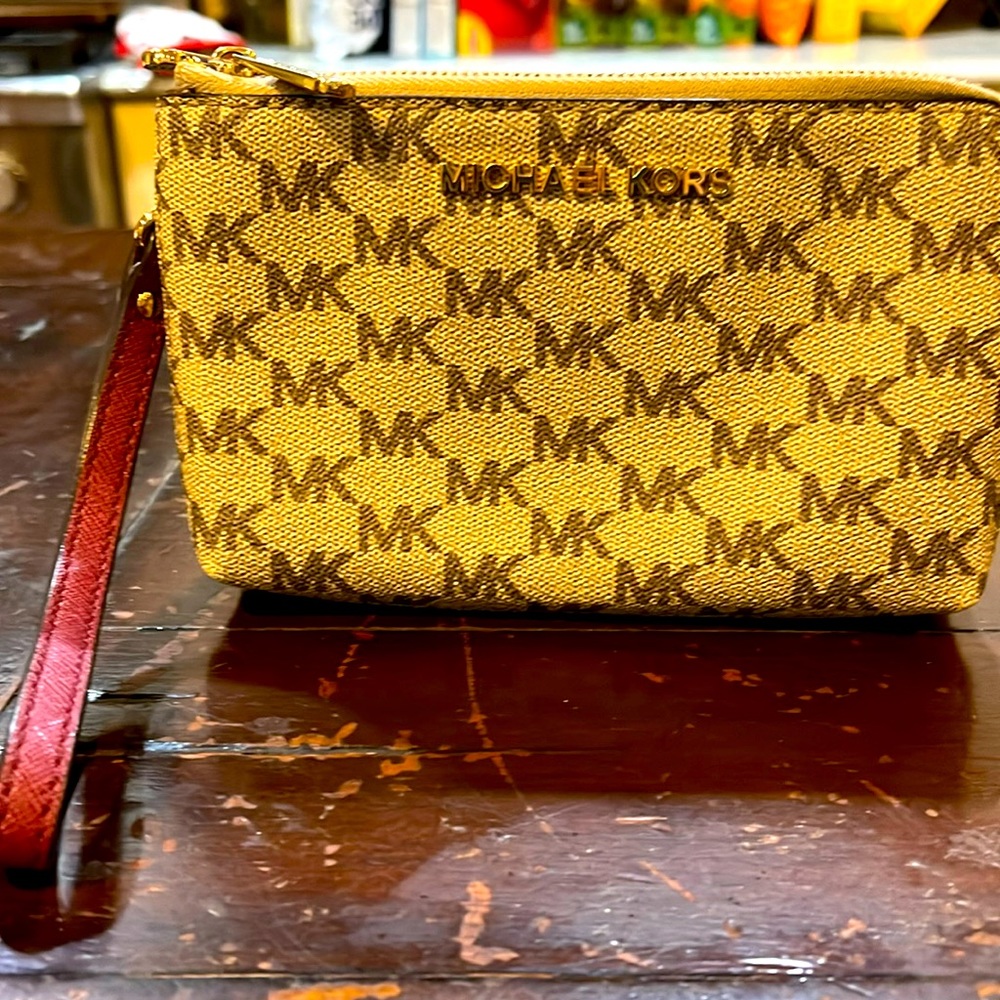 NWOT MICHAEL KORS double wristlet